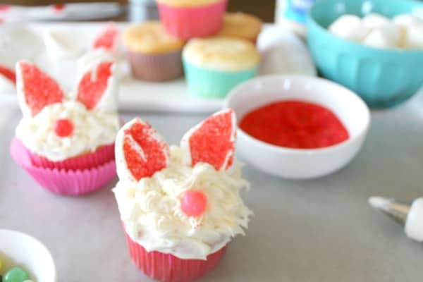 Cute happy bunny cupcake idea