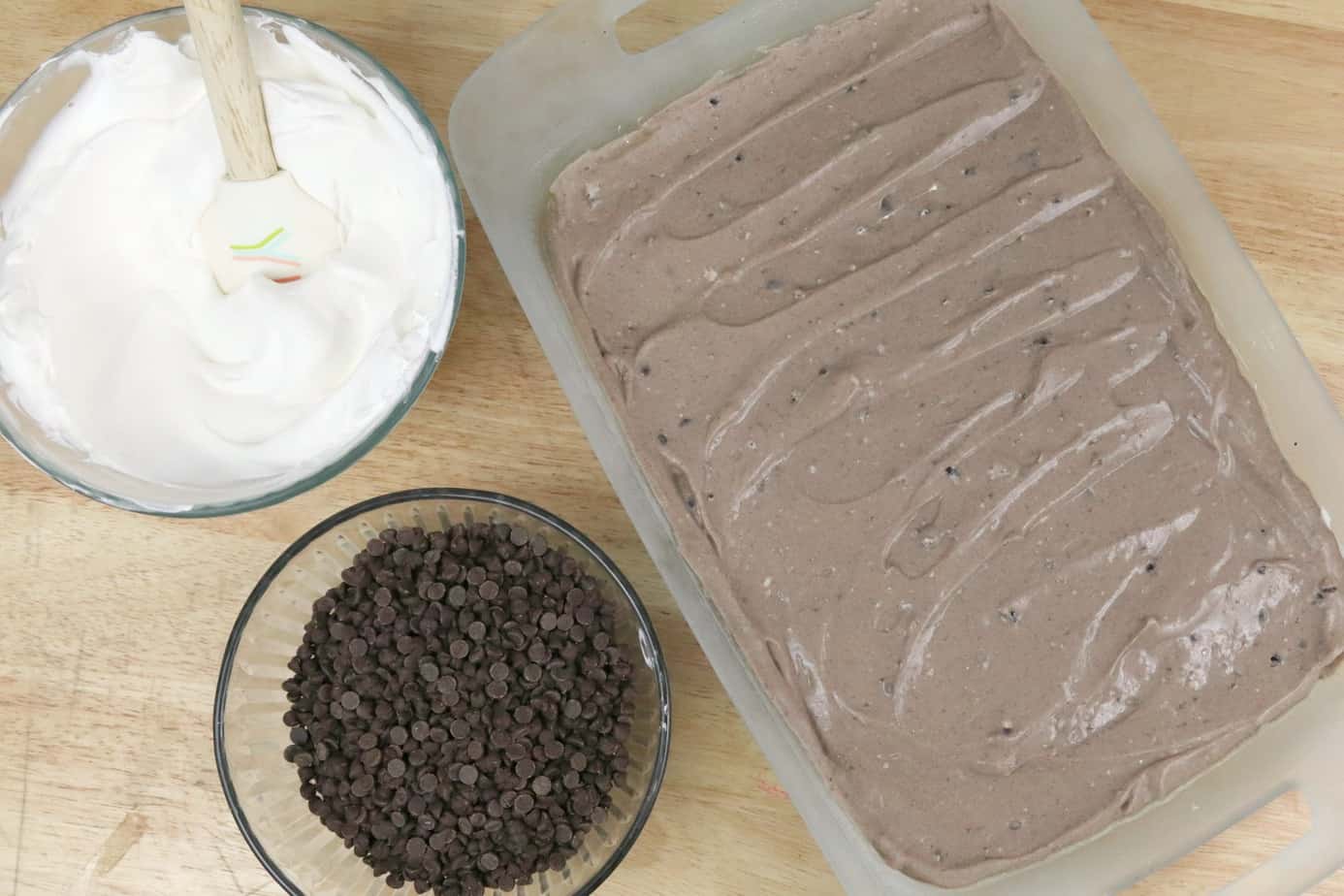 topping for oreo chocolate lasagna 